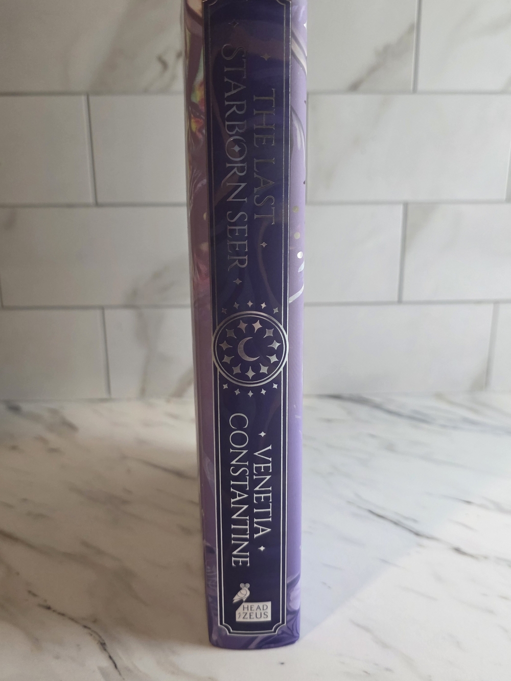 FairyLoot Exclusive Edition – The Last Starborn Seer by Venetia Constantine - Picture 5 of 10